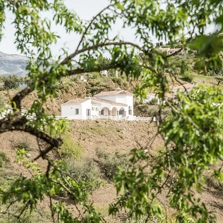 Aslaurey Villa *